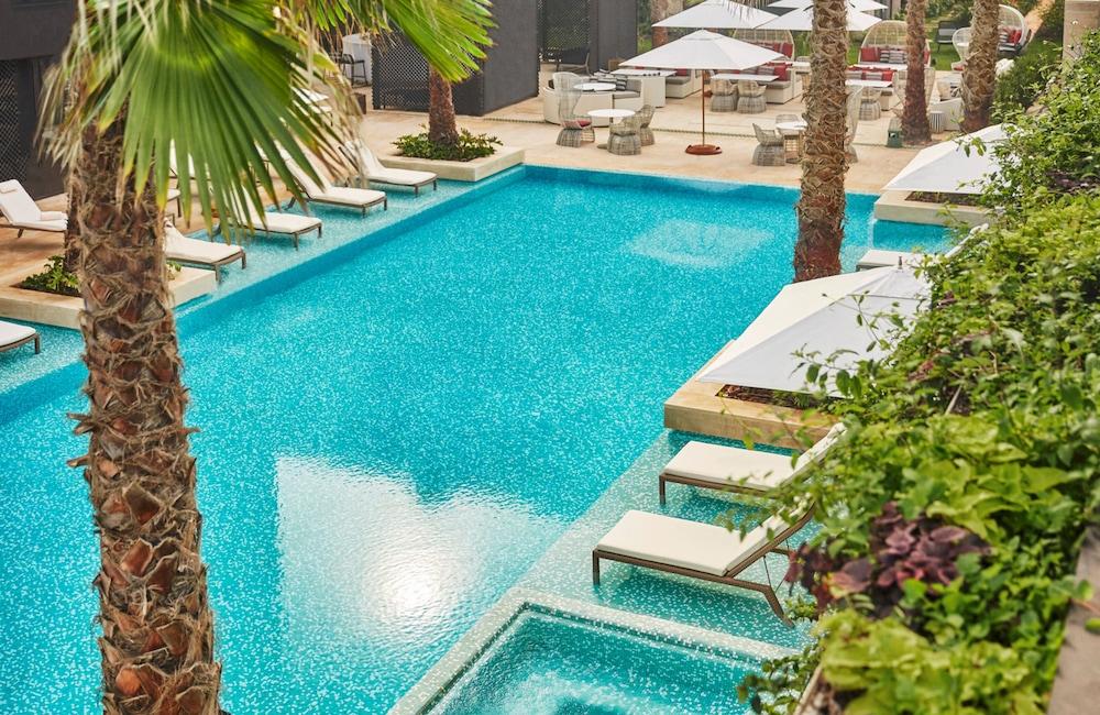 Four Seasons Hotel Casablanca Ngoại thất bức ảnh The swimming pool at the hotel