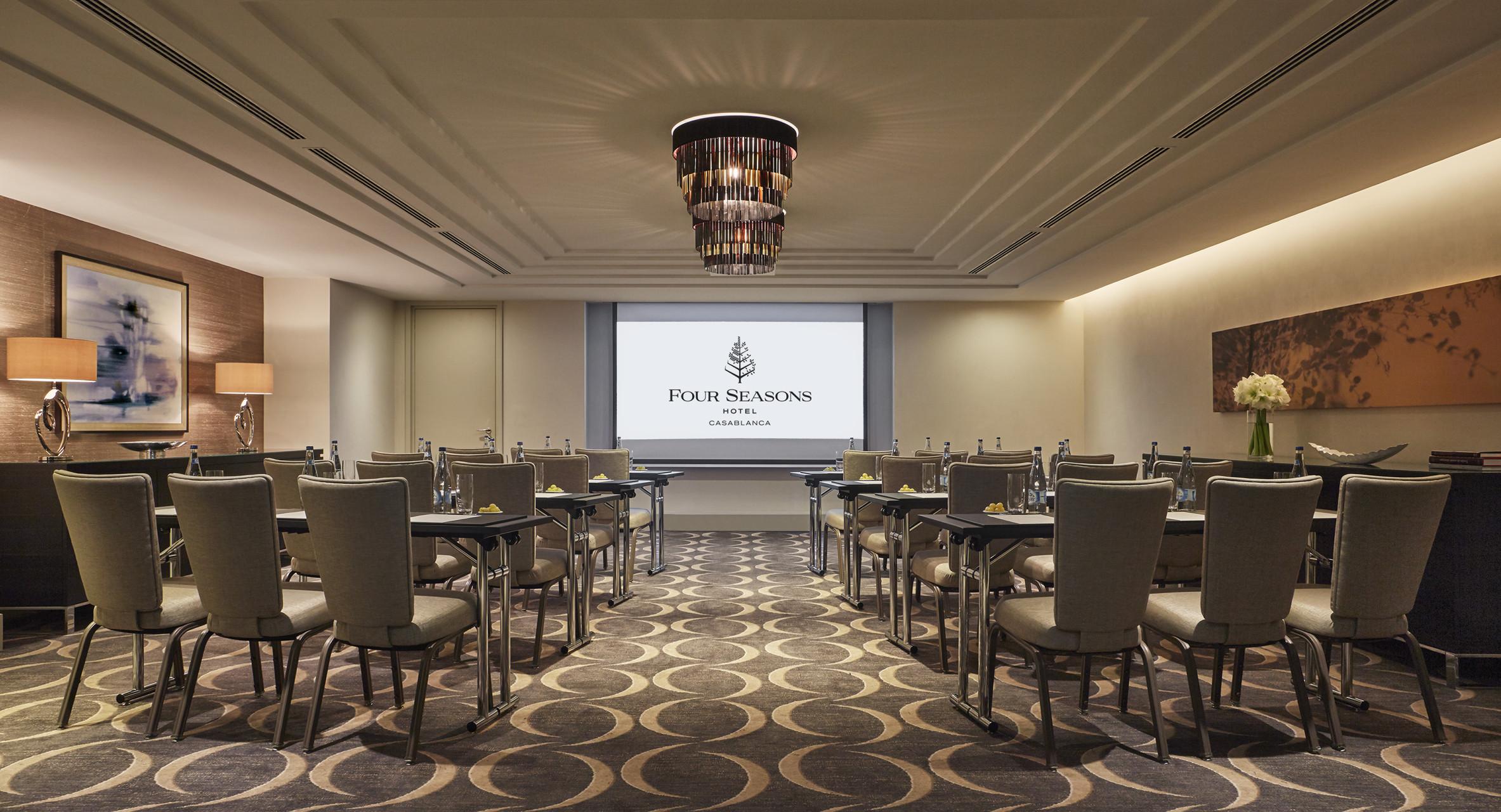 Four Seasons Hotel Casablanca Ngoại thất bức ảnh Meeting room at Four Seasons Hotel London at Park Lane