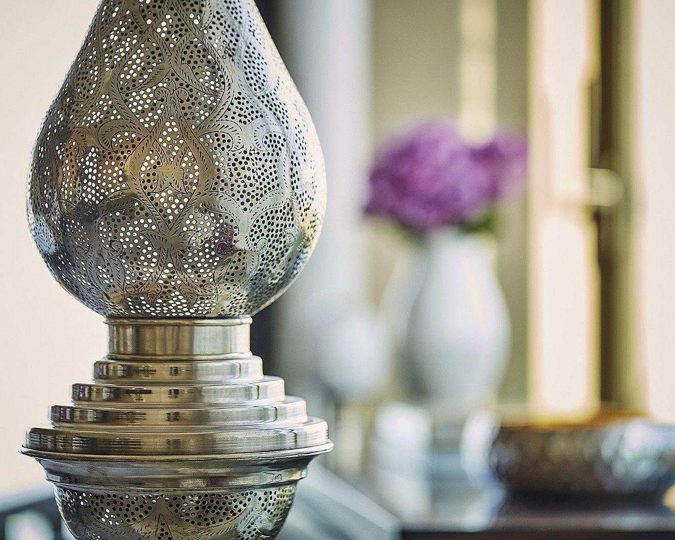 Four Seasons Hotel Casablanca Ngoại thất bức ảnh A Moroccan candle holder