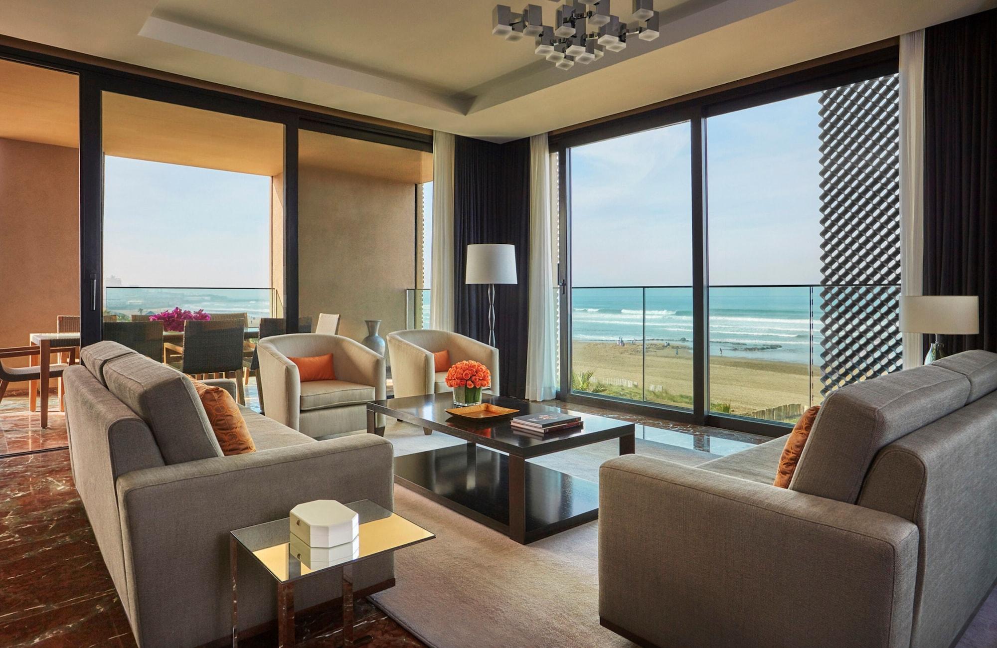 Four Seasons Hotel Casablanca Ngoại thất bức ảnh A suite at the Taj Bengal