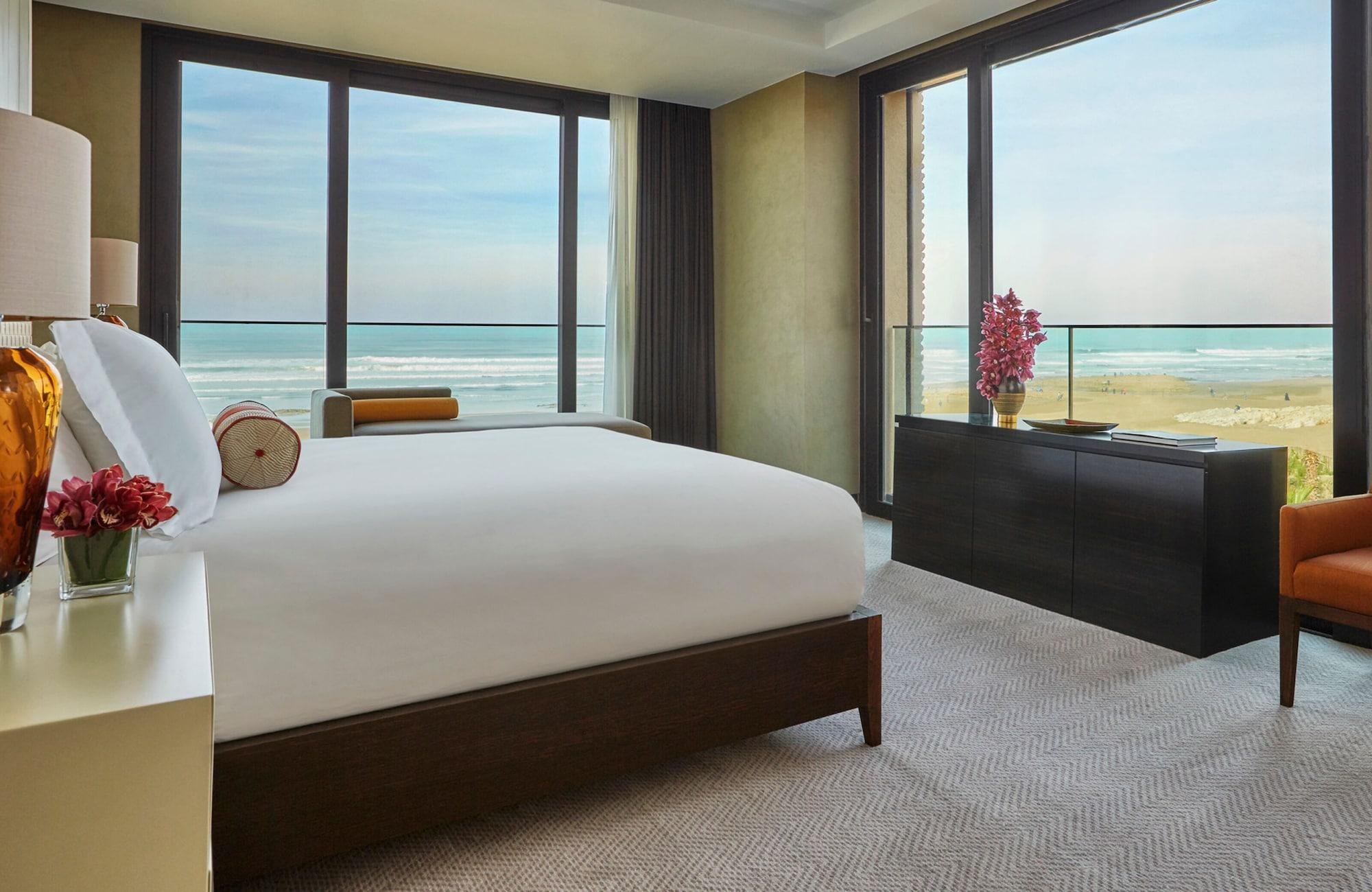 Four Seasons Hotel Casablanca Ngoại thất bức ảnh A bedroom at the hotel