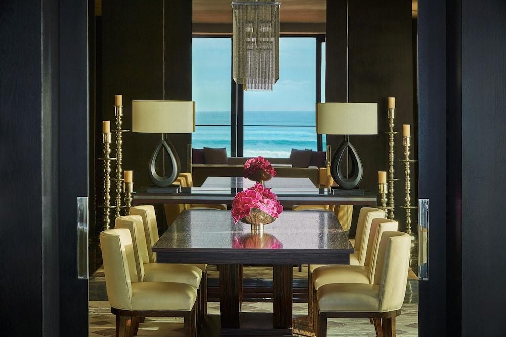 Four Seasons Hotel Casablanca Ngoại thất bức ảnh A dining room at the Ritz-Carlton, DIFC